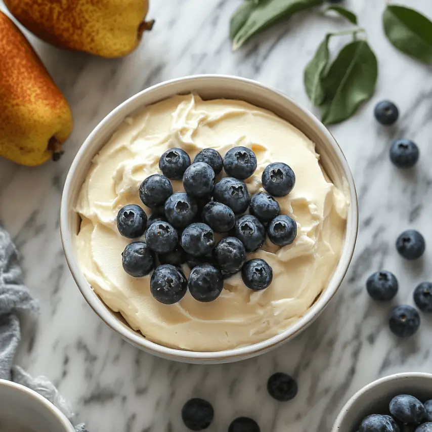 Entremets Poire et Mousse Mascarpone Myrtille Éclatant
