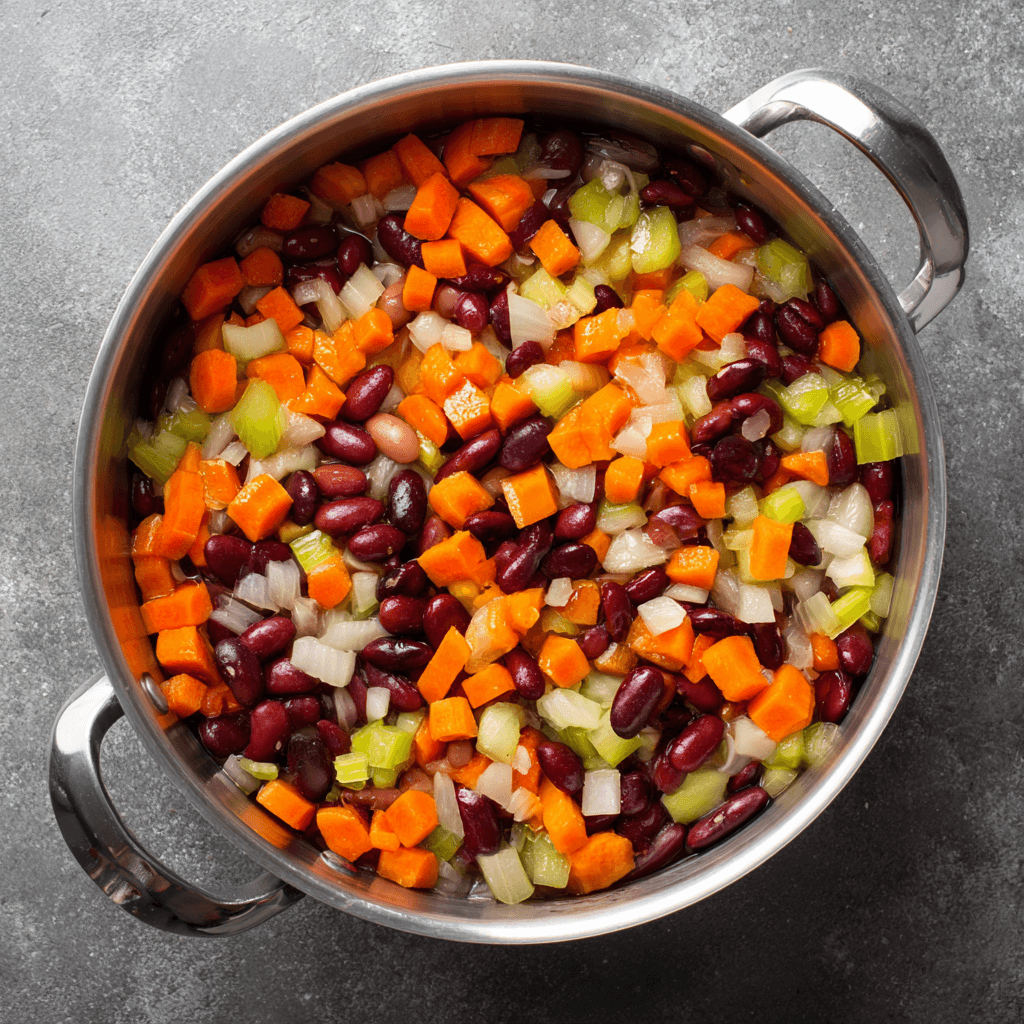 Une délicieuse soupe aux haricots, simple à préparer et saine pour toute la famille.